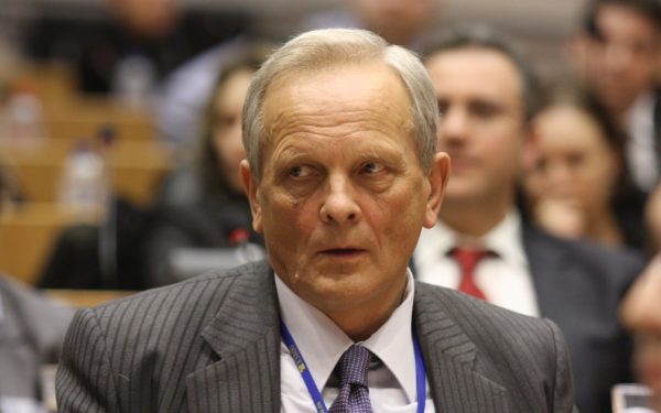 Stolojan: România, țară care se sabotează. Cine va plăti nota de plată