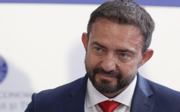 Kerosenul dă bătăi de cap TAROM: Vor crește prețurile biletelor din cauza costurilor