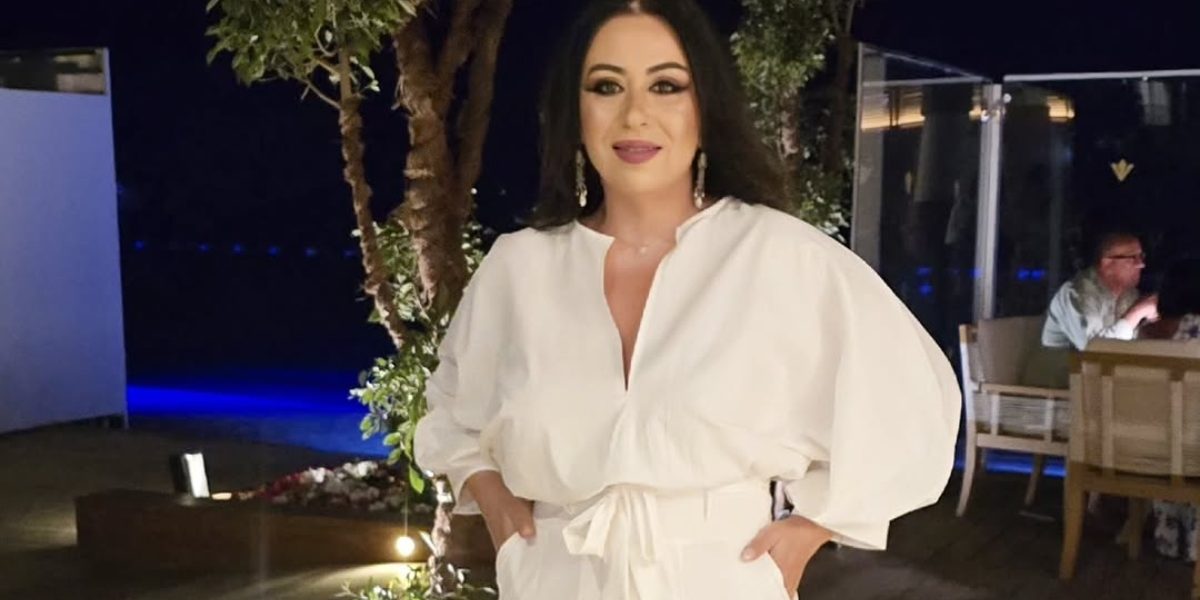 Oana Roman, DIVĂ la 50 de ani: Cum arată în costum de baie în Egipt?