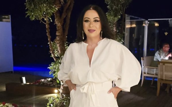 Oana Roman, DIVĂ la 50 de ani: Cum arată în costum de baie în Egipt?