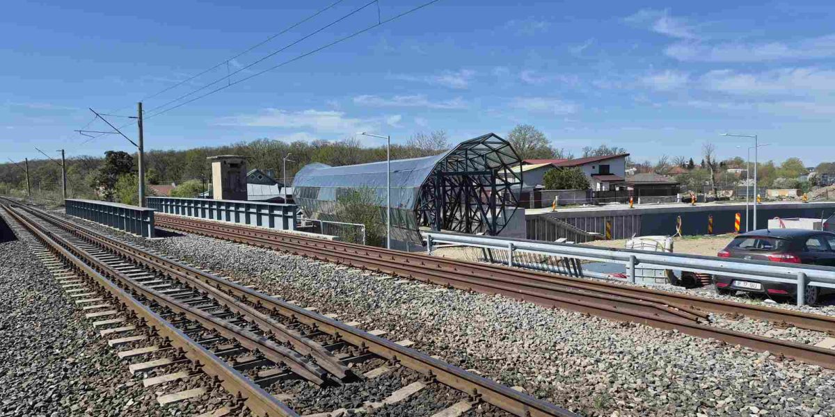 București: Gările fără lifturi, în timp ce Ilfovul modernizează infrastructura