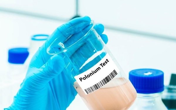 Descoperire alarmantă în Germania: fiolă cu eticheta „Poloniu 2010” găsită în timpul unei vânători de ouă de Paște O fiolă suspectă, etichetată cu „Poloniu 2010”, a fost descoperită de doi bărbați duminică, în timpul unei activități de vânători de ouă de Paște, într-o grădină aflată în apropierea orașului Stuttgart