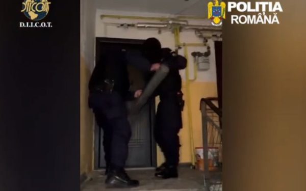 Rețea de traficanți, prinsă în flagrant: Droguri pentru elevi, cu reduceri