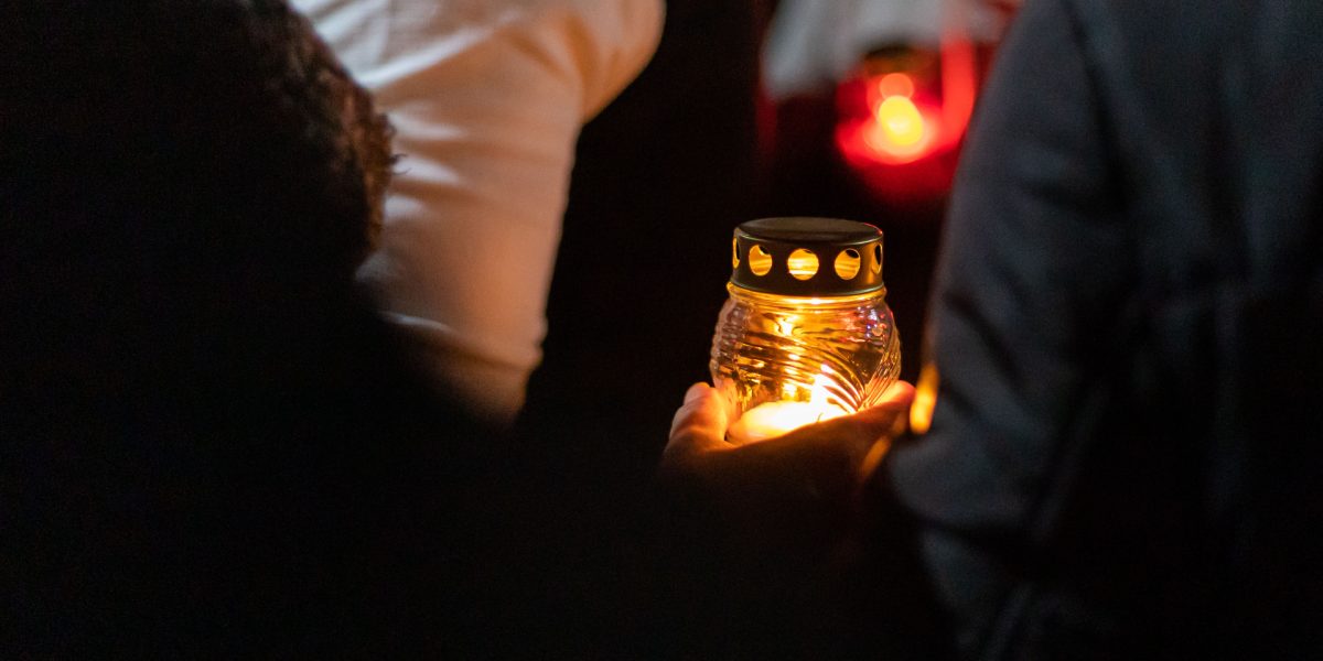 Ce simbolizează înconjurarea bisericii de Paște? Răspunsul unui preot