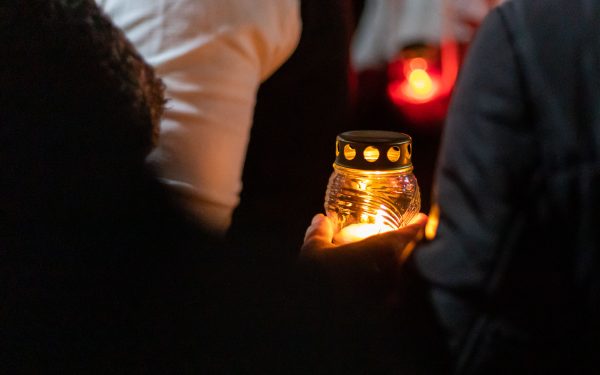 Ce simbolizează înconjurarea bisericii de Paște? Răspunsul unui preot