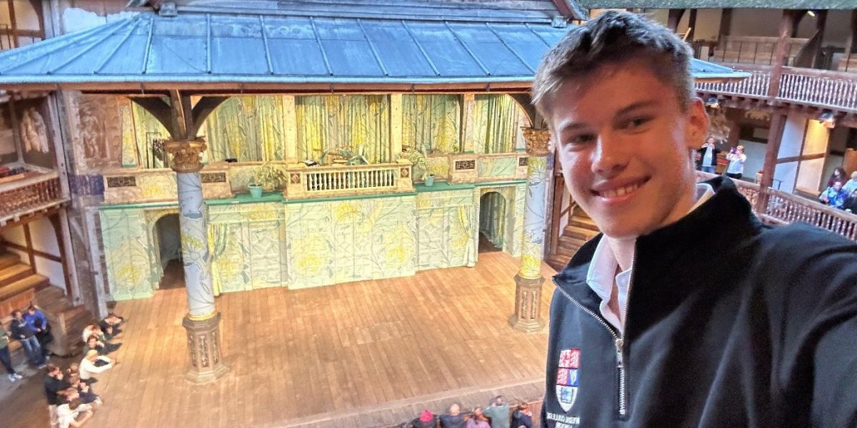 Elevul din Iași cucerește Londra: Patric, medaliat cu AUR la teatru, la 15 ani