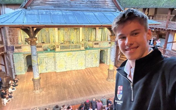 Elevul din Iași cucerește Londra: Patric, medaliat cu AUR la teatru, la 15 ani