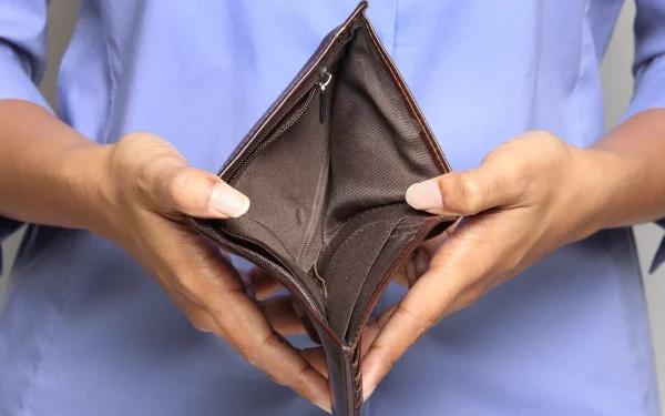 Poprirea pe salariu în România, 2026: Ce sumă se poate reține legal