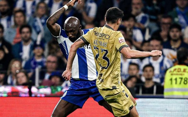 FC Porto a înregistrat al treilea egal consecutiv pe teren propriu în Liga Portugal Betclic, după remiza de 2-2 cu Famalicão, în cadrul celei de-a 28-a etape