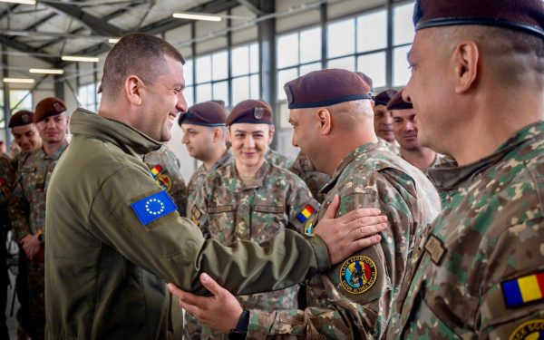 Ministrul Apărării și șeful SMG, vizită în Bosnia: România conduce misiunea UE