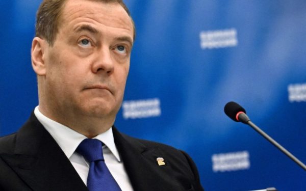 Dmitri Medvedev, numărul doi în Consiliul de Securitate al Rusiei, a catalogat drept un succes pentru Iran faptul că fostul președinte american Donald Trump a acceptat să discute propunerea Teheranului în zece puncte