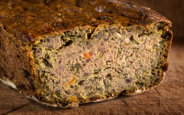 Delicios drob de ciuperci, spanac și leurdă: rețeta fără carne așteaptă