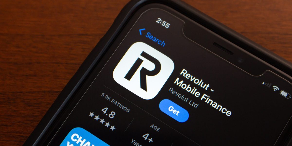 Revolut, compania de servicii financiare digitale cu peste 70 de milioane de utilizatori în întreaga lume, a fost amendată cu 11,5 milioane de euro de autoritățile italiene pentru prezentarea de informații înșelătoare legate de comisioane și condițiile produselor sale de investiții