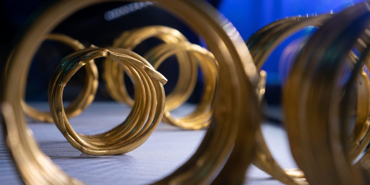 Recuperarea celor patru artefacte dacice, între care Coiful de AUR de la Cotofenești și trei brățări din AUR furate din Muzeul Drents în ianuarie anul trecut, a fost confirmată joi de sursele olandeze și oficialii români