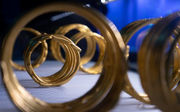 Recuperarea celor patru artefacte dacice, între care Coiful de AUR de la Cotofenești și trei brățări din AUR furate din Muzeul Drents în ianuarie anul trecut, a fost confirmată joi de sursele olandeze și oficialii români