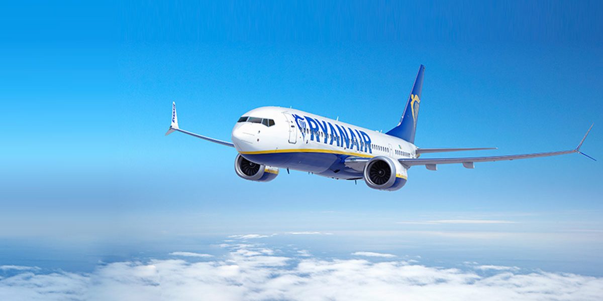 Avion fără pasageri, 192 de oameni abandonați pe aeroport
