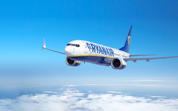 Avion fără pasageri, 192 de oameni abandonați pe aeroport