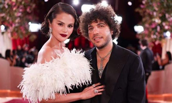 Selena Gomez, transformare spectaculoasă: Vedeta, apreciată de partener pentru apariția într-un costum de baie îndrăzneț Selena Gomez continuă să surprindă cu aparițiile sale, iar ultima imagine postată pe rețelele de socializare a stârnit un val de reacții
