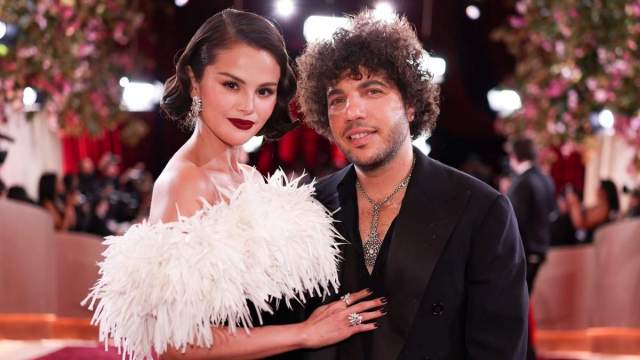 Selena Gomez, transformare spectaculoasă: Vedeta, apreciată de partener pentru apariția într-un costum de baie îndrăzneț Selena Gomez continuă să surprindă cu aparițiile sale, iar ultima imagine postată pe rețelele de socializare a stârnit un val de reacții
