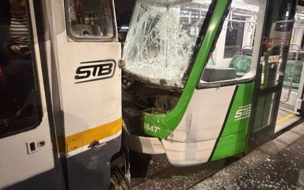 Accident în București: Tramvaie implicate într-o tamponare pe Șoseaua Olteniței O tamponare între două tramvaie, una veche și una modernă, a avut loc în dimineața zilei de miercuri, 1 aprilie 2026, pe Şoseaua Olteniţei din Sectorul 4 al Capitalei