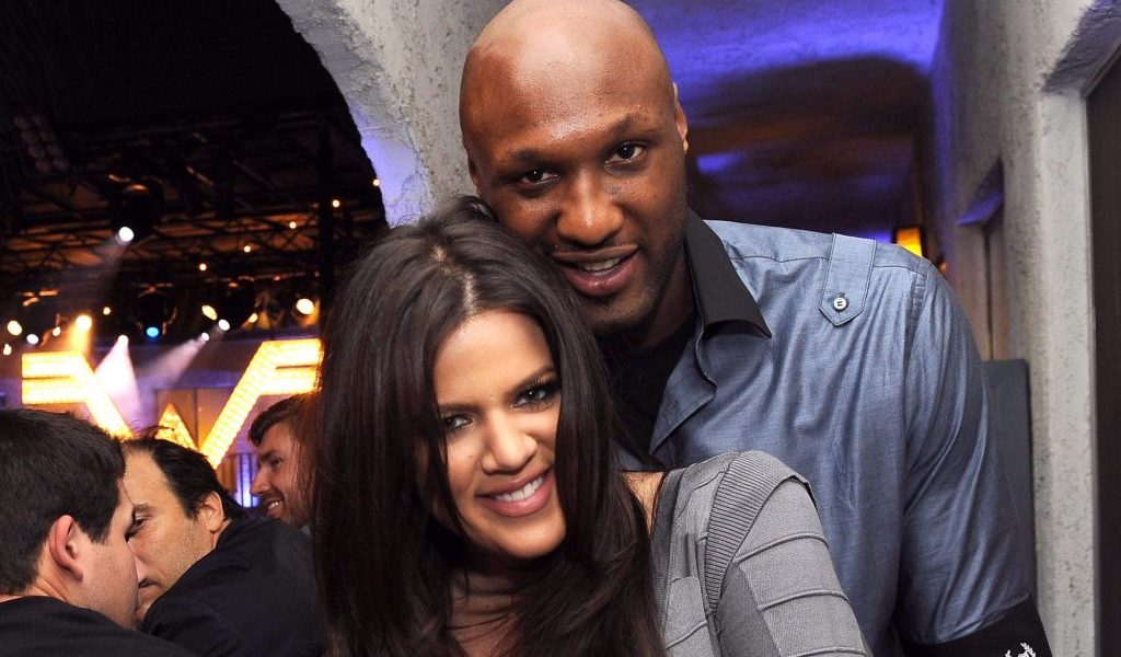 Khloe Kardashian a făcut recent declarații șocante despre încercările tatălui fostului ei soț, Lamar Odom, de a-l menține în viață după overdose-ul din 2015, acuzându-l că ar fi dorit să-i moștenească averea fostului jucător de baschet