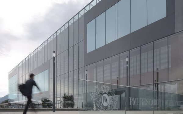 Laboratorul The Cube, situat în România, devine un centru de inovare dedicat dezvoltării tehnologiilor pentru un viitor mai curat, fără fum