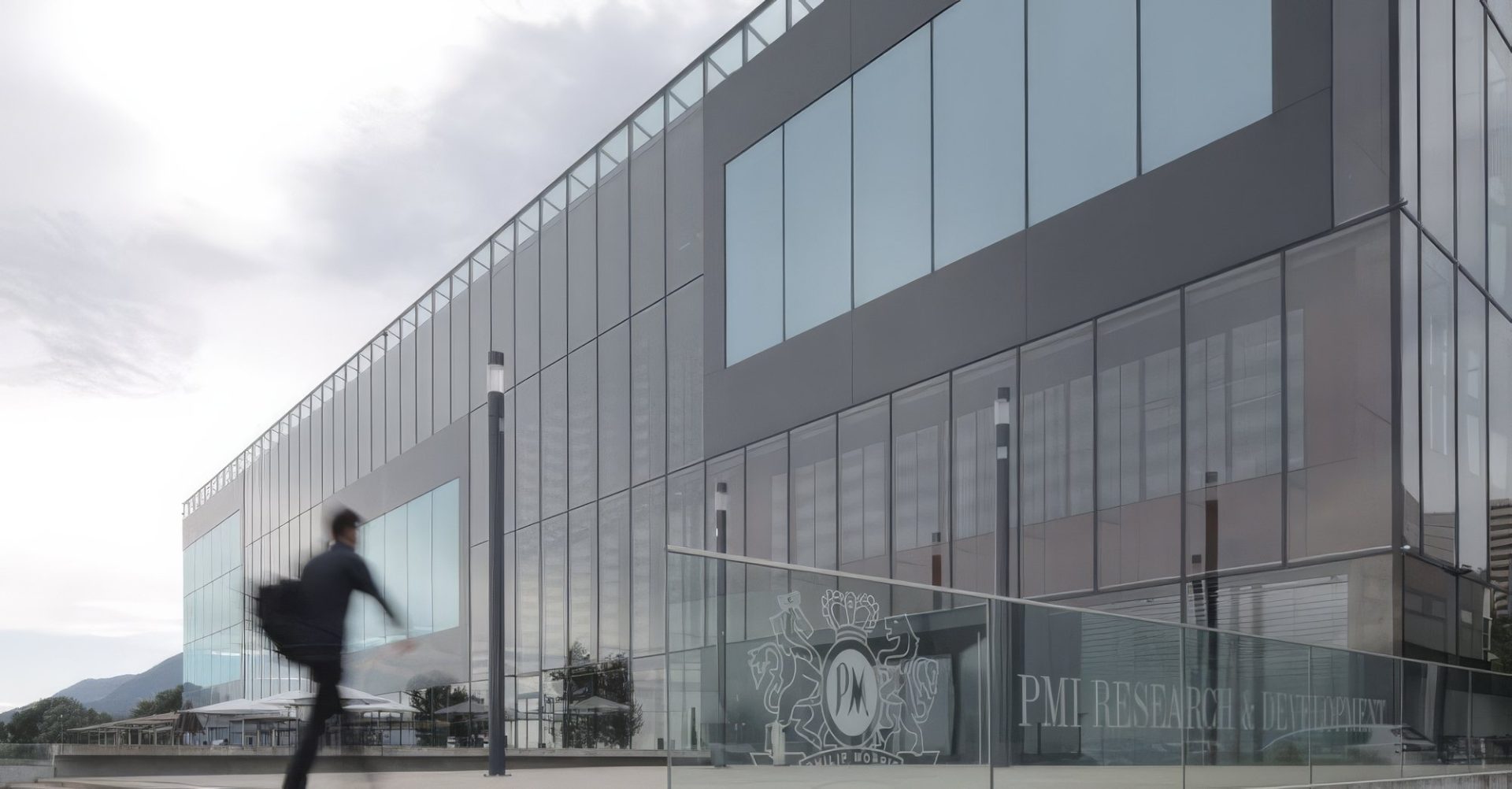 Laboratorul The Cube, situat în România, devine un centru de inovare dedicat dezvoltării tehnologiilor pentru un viitor mai curat, fără fum