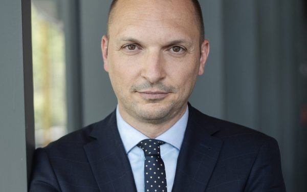 SIGNAL IDUNA accelerează: Trei companii țintesc creștere de 19% până-n 2025 în România