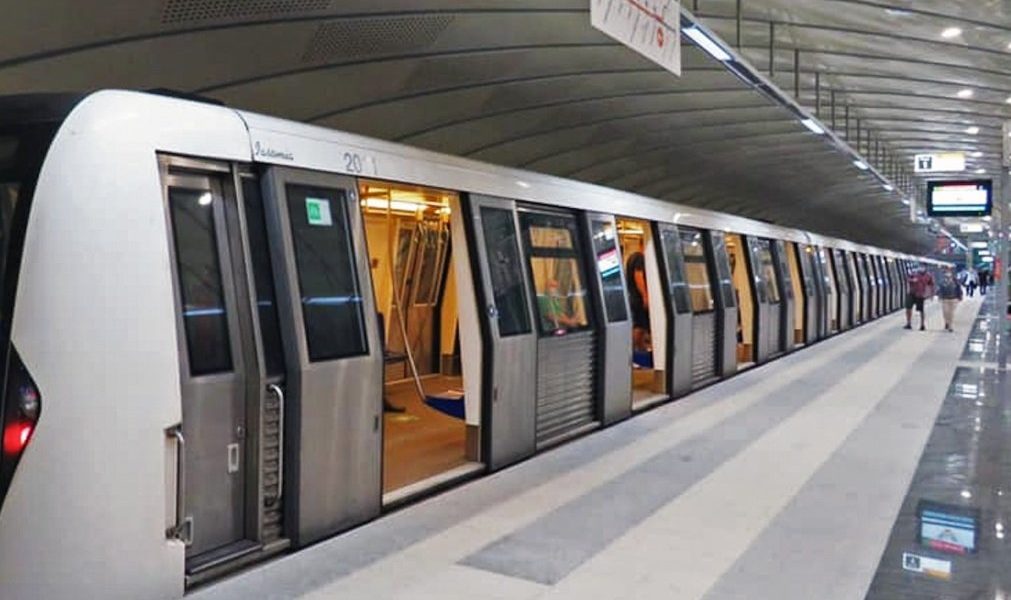 Un incident medical a perturbat circulația trenurilor de metrou în zona Piața Unirii 1, luni după-amiază, scopul fiind asistența medicală pentru o persoană care și-a pierdut cunoștința