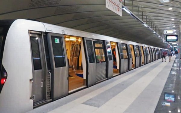 Un incident medical a perturbat circulația trenurilor de metrou în zona Piața Unirii 1, luni după-amiază, scopul fiind asistența medicală pentru o persoană care și-a pierdut cunoștința