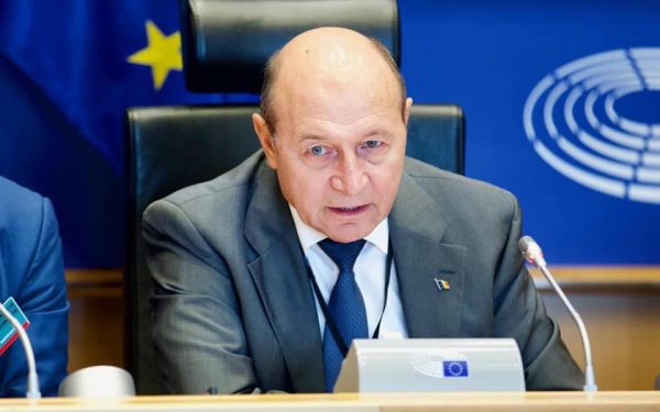 Băsescu avertizează: Petrolul iranian, mărul discordiei Trump-Asia