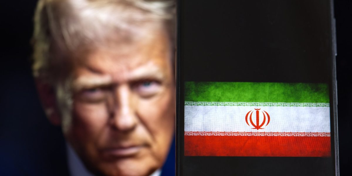 Răspunsul dur al SUA la tensiunile cu Iranul Președintele american Donald Trump a făcut o declarație șocantă luni, avertizând că întregul Iran ar putea fi „distrus” marți seară, într-o escaladare fără precedent a tensiunilor dintre Washington și Teheran