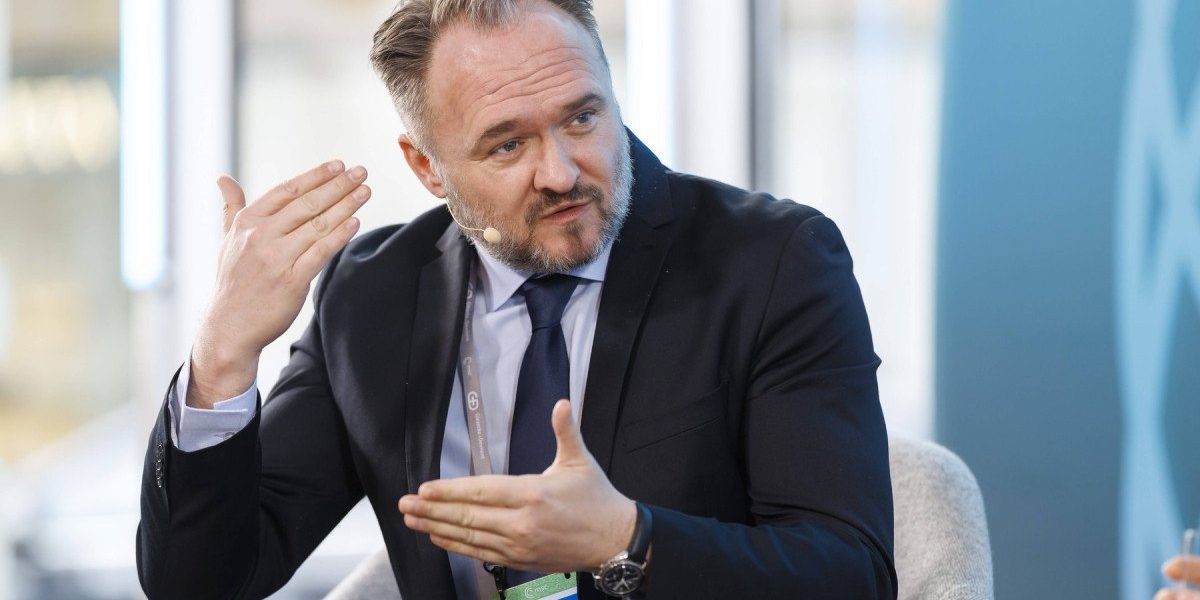 Uniunea Europeană ia în calcul reluarea măsurilor de criză energetică utilizate în 2022, după o serie de perturbări majore pe piețele de energie cauzate de conflictul geopolitic în continuare tensionat din Orientul Mijlociu, în special din cauza războiului din Iran