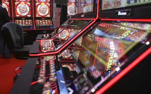 Consiliul Local Sector 6 a aprobat, recent, un proiect prin care se vrea interzicerea funcționării sălilor de jocuri de noroc în această zonă administrativ-teritorială a Capitalei