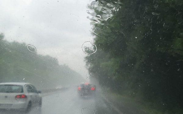 Administrația Națională de Meteorologie (ANM) a emis, miercuri, o informare meteo de intensificări ale vântului și ploi moderate cantitativ, valabilă de joi dimineața până sâmbătă seara în aproape întreg teritoriul țării