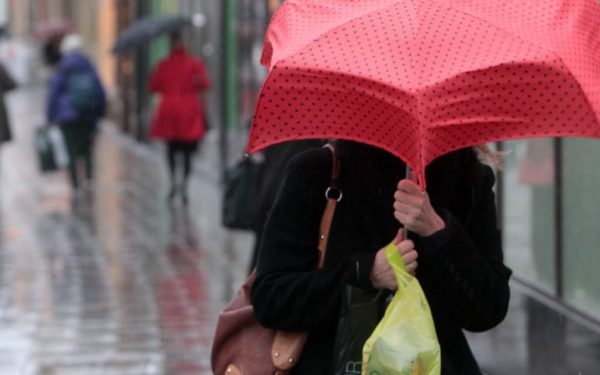 Schimbarea bruscă a vremii în România se datorează interacțiunii dintre două mase de aer cu proprietăți foarte diferite, anunță Elena Mateescu, directorul Administrației Naționale de Meteorologie