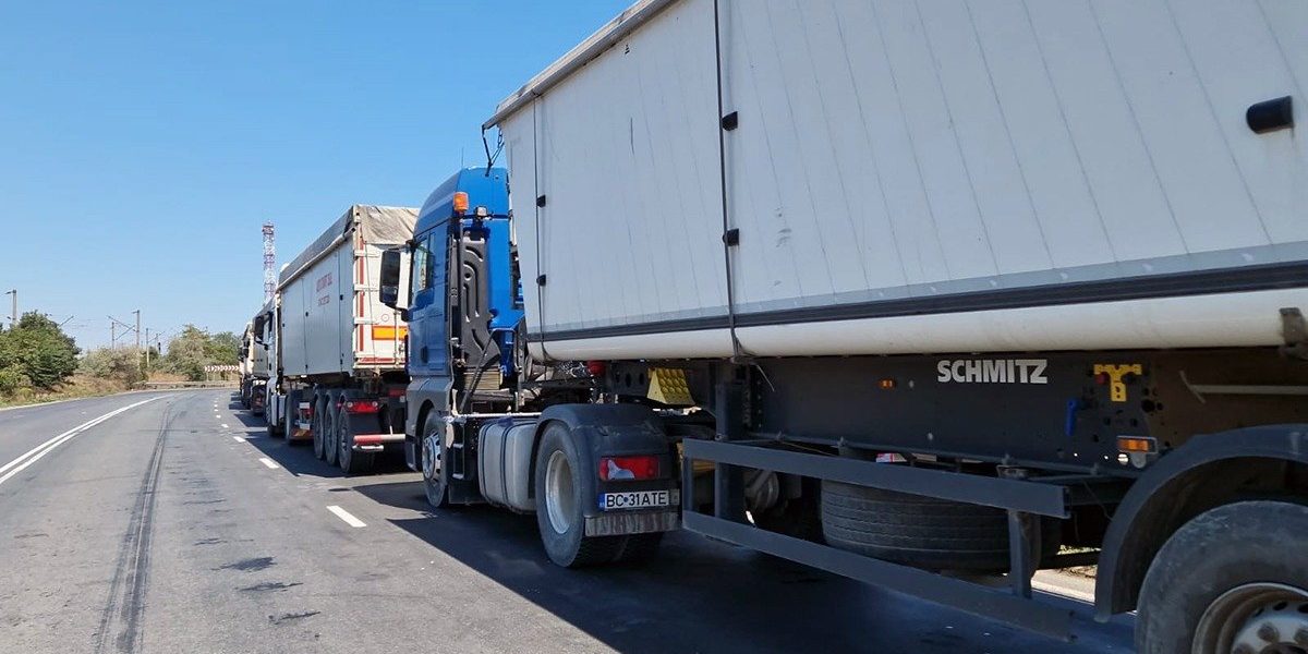 Scumpirea carburanților: Transportatorii, limitați la 82 km/oră!