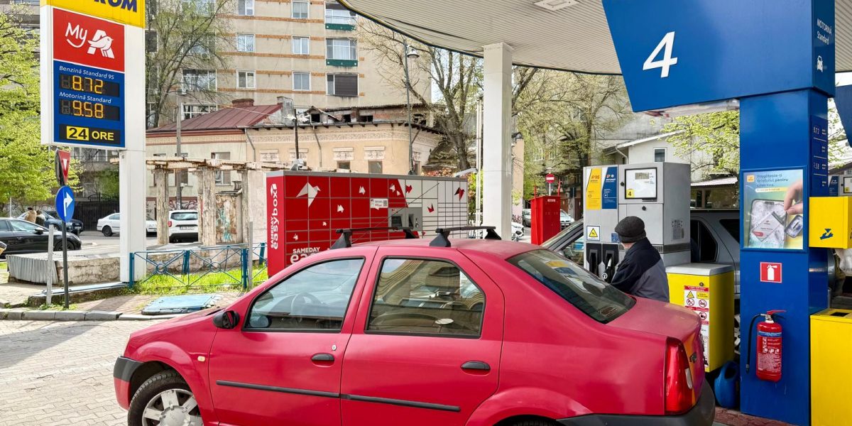 Benzina sub 9 lei la Petrom! Ce preț are motorina și de ce se ieftinesc carburanții