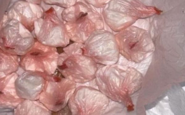 Craiova: Dealer prins cu cocaină după controlul poliției, zeci de doze găsite