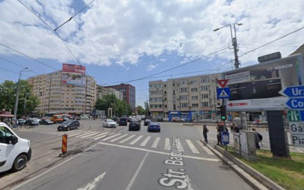 Semafoare BLOCATE în București: Fluctuatii de tensiune dau haos în trafic