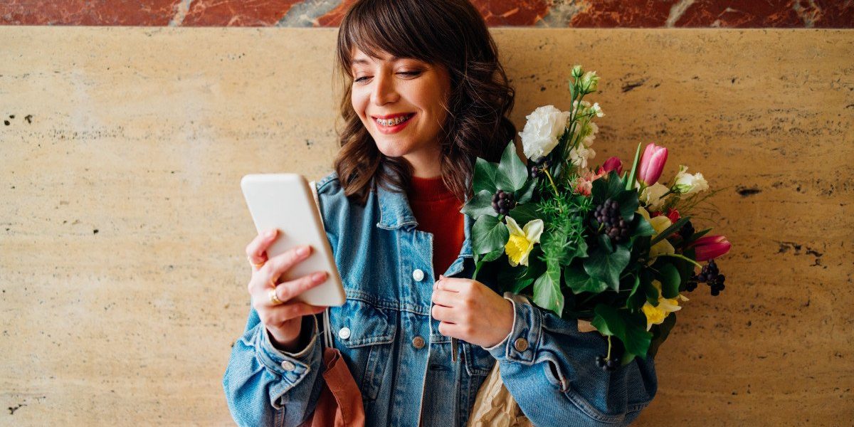 Duminica Floriilor a fost marcată în 2026 ca o sărbătoare religioasă cu profundă încărcătură spirituală, dar și ca un moment potrivit pentru exprimarea unor urări și mesaje de bine pentru cei dragi