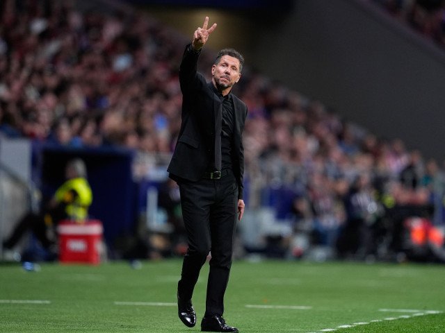 Antrenorul lui Atletico Madrid, Diego Simeone, și-a exprimat frustrările după înfrângerea suferită împotriva Barcelonei, precizând că nu mai vrea să audă de anumite aspecte legate de echipa sa și că situația actuală e fără speranță