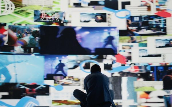 Dezinformarea despre sănătatea mintală domină rețelele sociale, iar TikTok devine epicentrul acesteia Majoritatea postărilor legate de sănătatea mintală distribuite pe platformele sociale conțin informații eronate, iar TikTok apare ca fiind cea mai problematică în acest sens