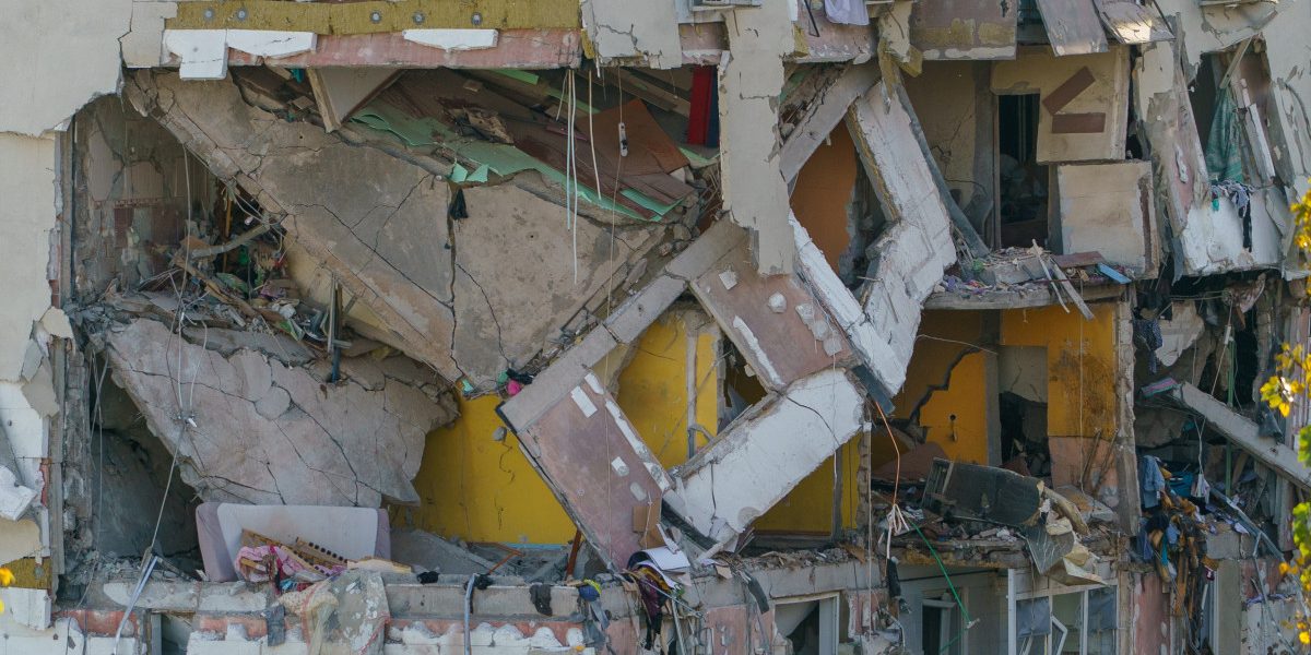 Rahova: După șase luni de la explozie, zeci de familii, fără locuințe și răspunsuri, protestează