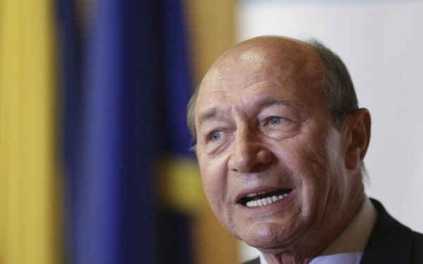 Fostul președinte Traian Băsescu a emis un avertisment serios legat de criza carburanților în România, subliniind necesitatea unei raționalizări de pe acum pentru a evita o situație de criză