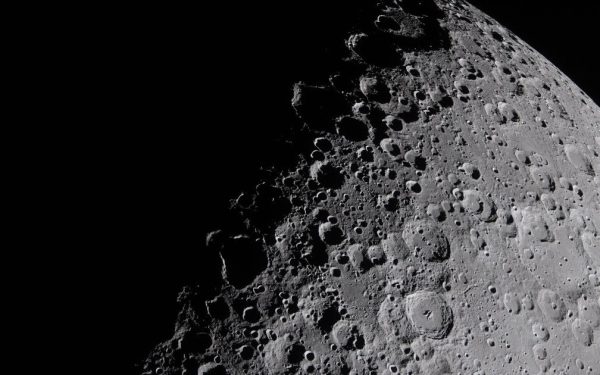 Astronauții Artemis 2 au asistat la un spectacol cosmic rar: căderea meteoriților pe Lună În timpul misiunii lor lunare, astronauții NASA de pe Artemis 2 au avut parte de un spectacol ceresc impresionant