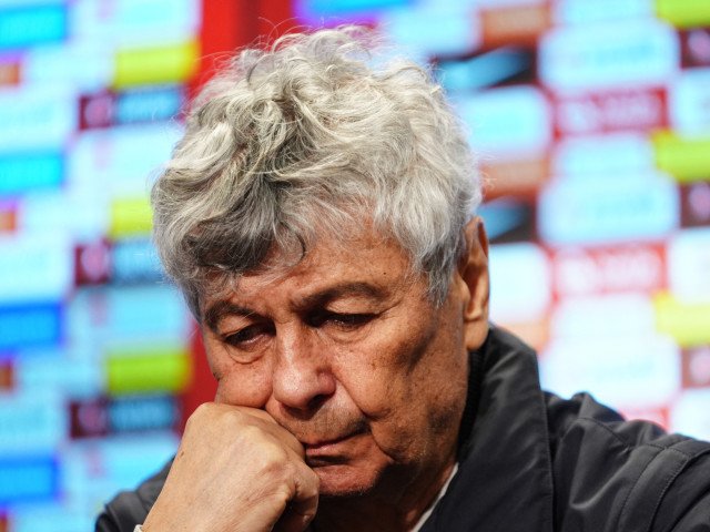 Mircea Lucescu continuă să fie internat în secția de USTACC a Spitalului Universitar, după ce a fost supus unui infarct