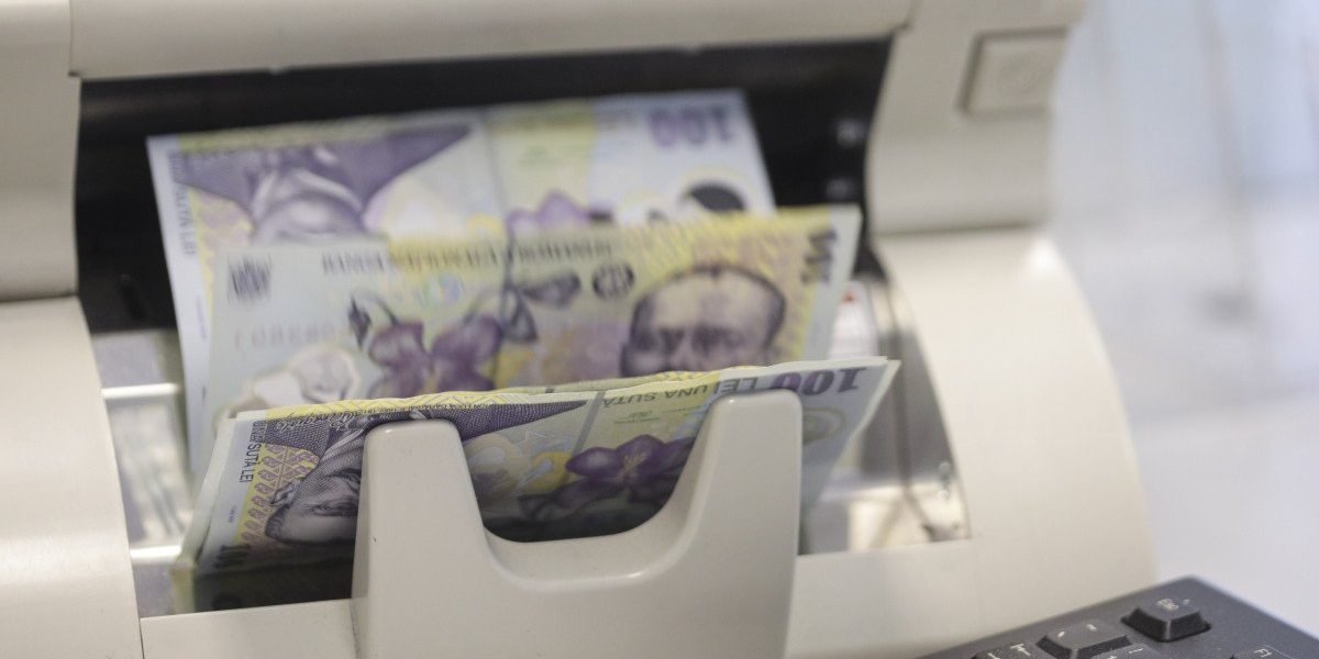 Ministerul Finanțelor a atras suplimentar milioane de lei de la bănci prin obligațiuni Ministerul Finanțelor a reușit să atragă marți suma de 56,4 milioane de lei de la bănci, pe lângă împrumuturile contractate anterior