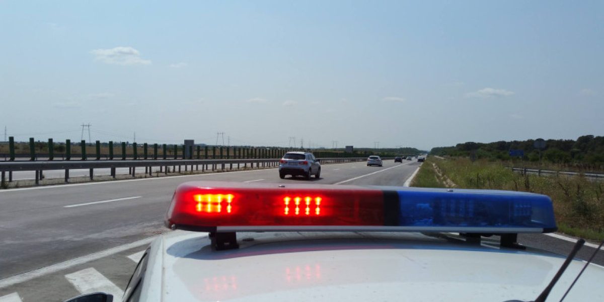 Șoferul „racheta” a fost prins cu 224 km/h pe A1: Amendă usturătoare și permis suspendat