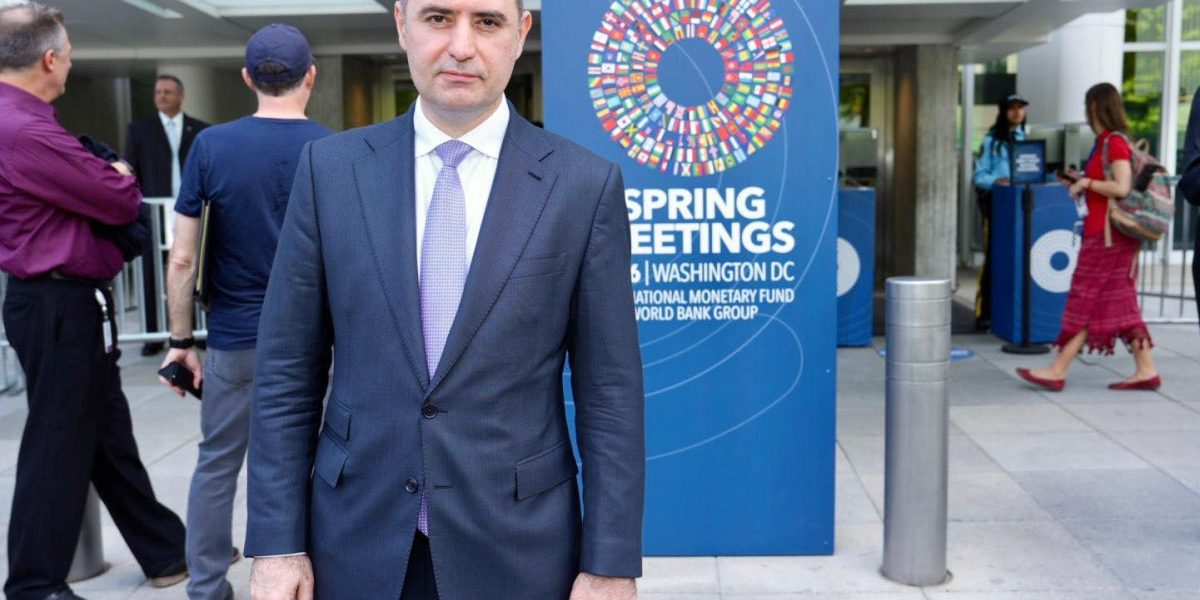 Vizita la Washington: Ce vrea România de la SUA. Obiectivele lui în Finanțe